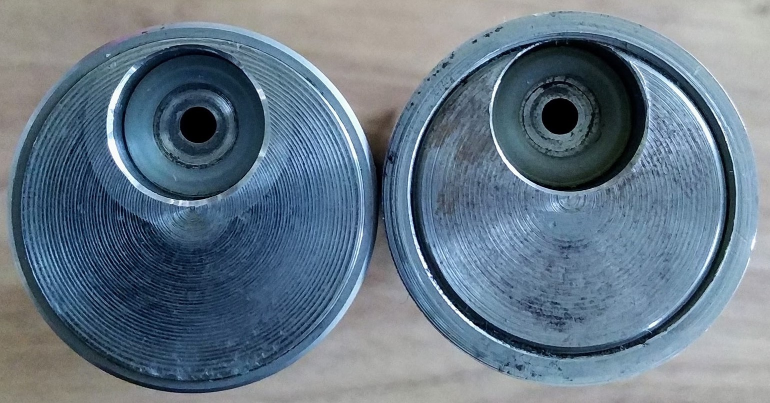 26 & 25mm piston faces, 26 has thinner outter wall.jpg