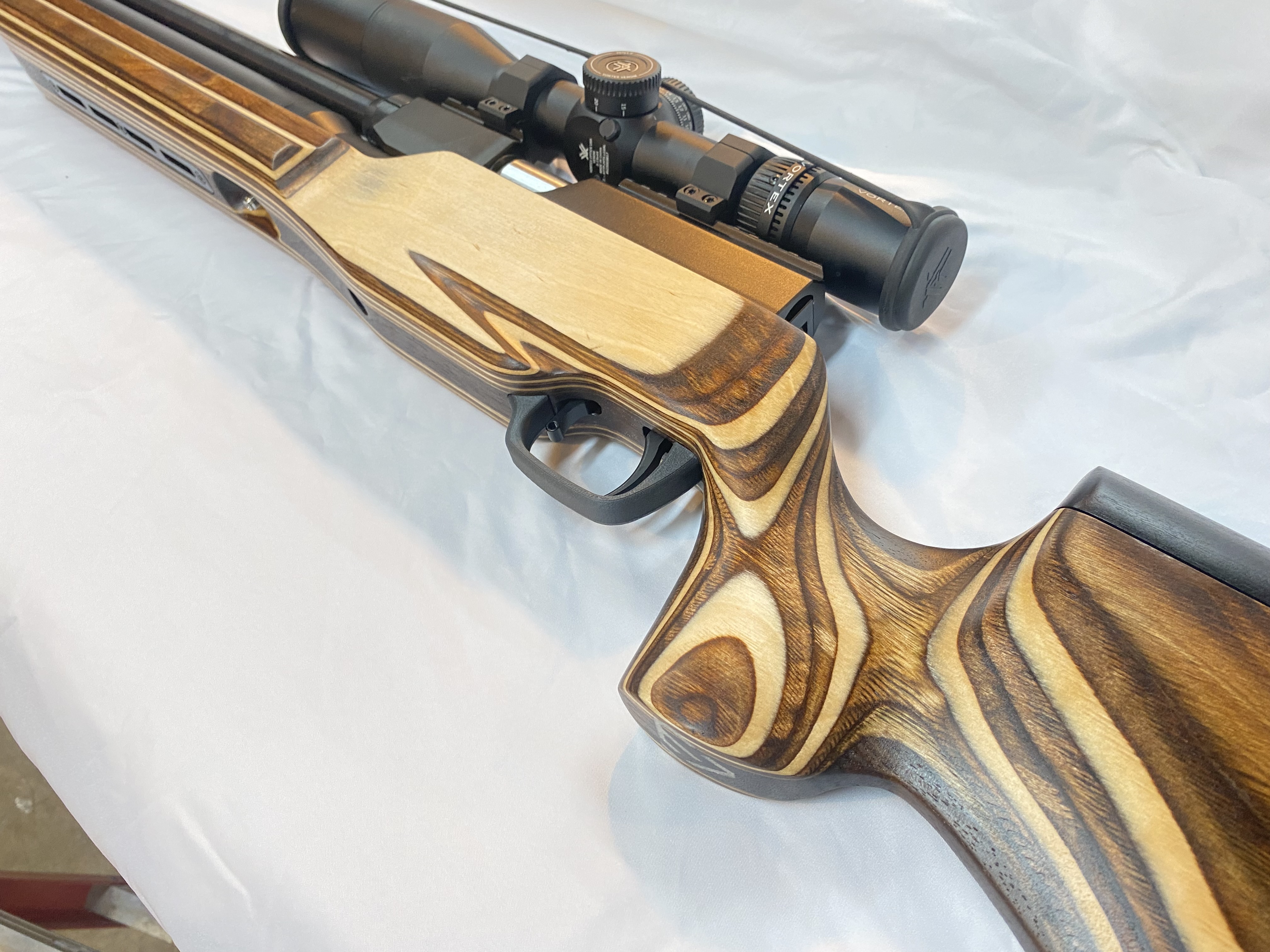 AEA Zeus Custom  Stock by Diamond Gun Stocks Tiger Wood and Walnut 005.jpg